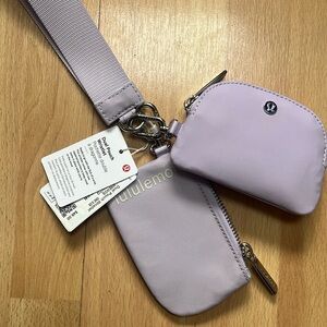 Lululemon Dual Pouch Wristlet (Lile/Whto)